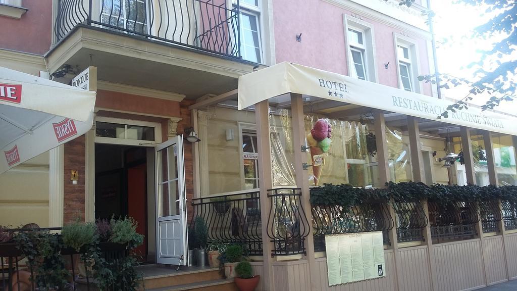 Hotel Cesarski - Kaiserhof Гижицко Экстерьер фото