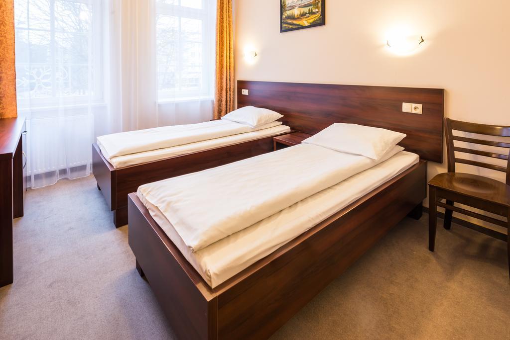 Hotel Cesarski - Kaiserhof Гижицко Номер фото