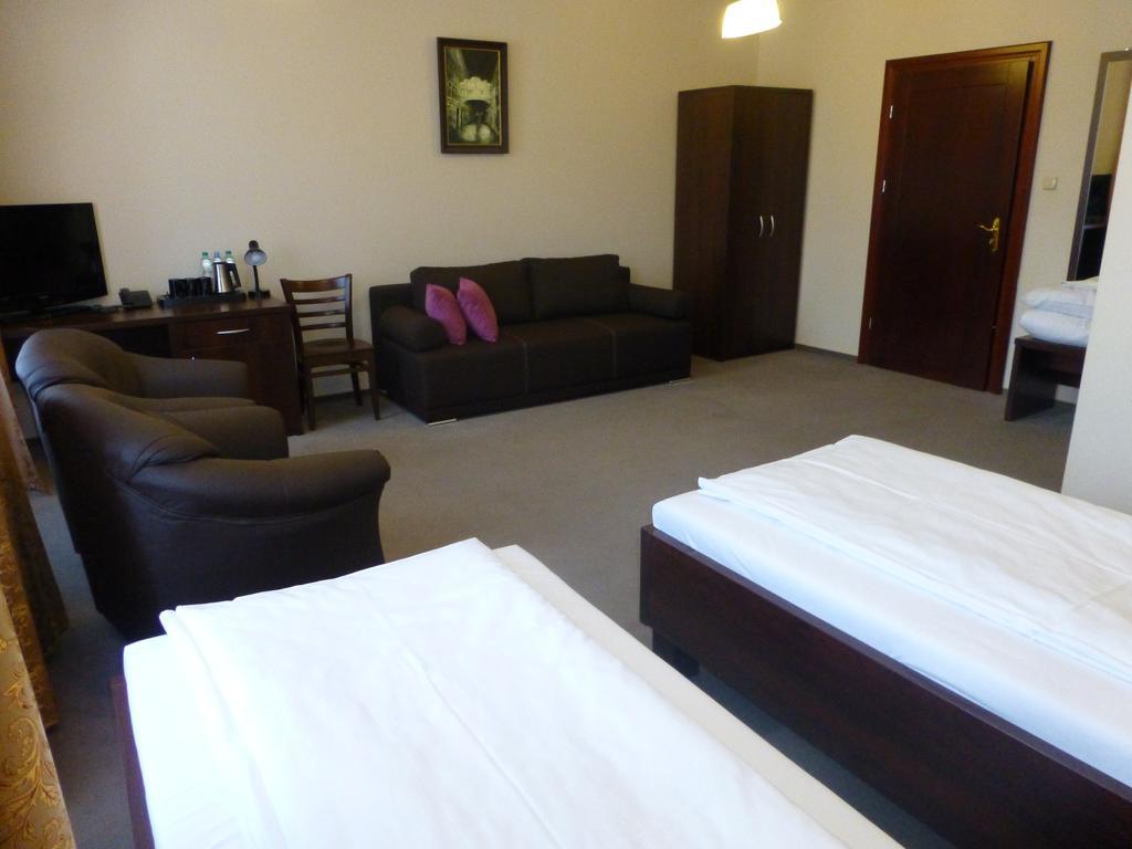 Hotel Cesarski - Kaiserhof Гижицко Экстерьер фото
