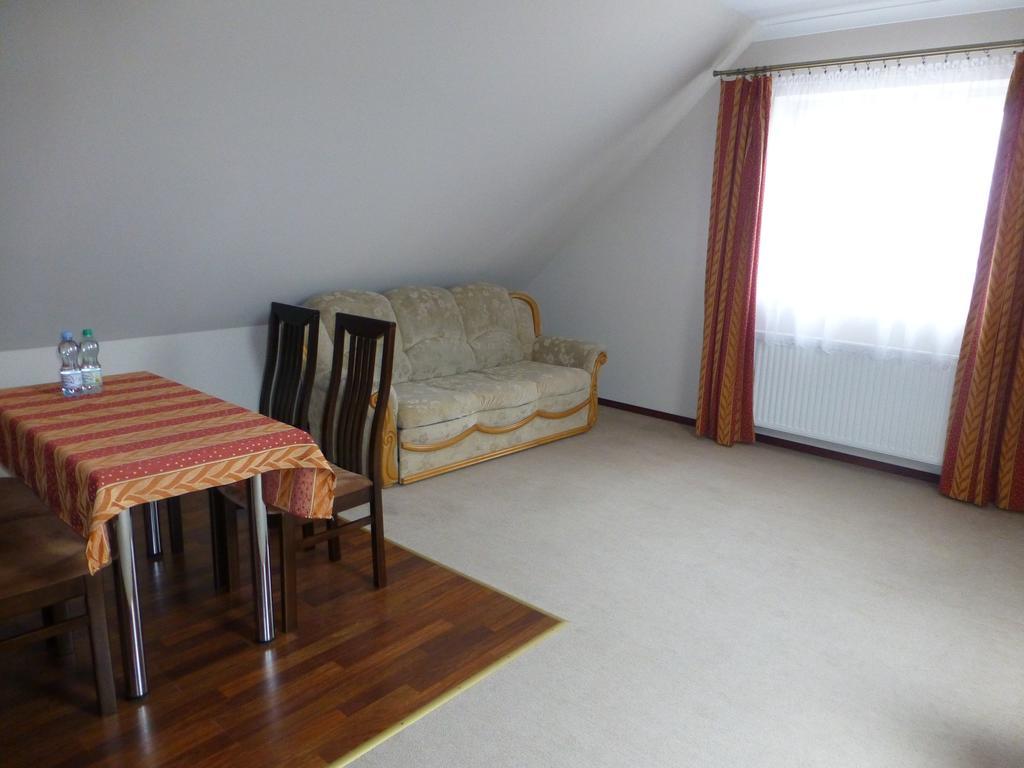 Hotel Cesarski - Kaiserhof Гижицко Экстерьер фото