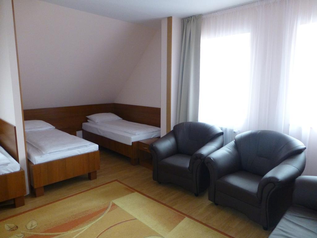 Hotel Cesarski - Kaiserhof Гижицко Экстерьер фото