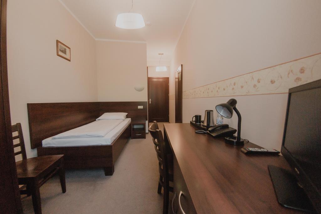 Hotel Cesarski - Kaiserhof Гижицко Экстерьер фото