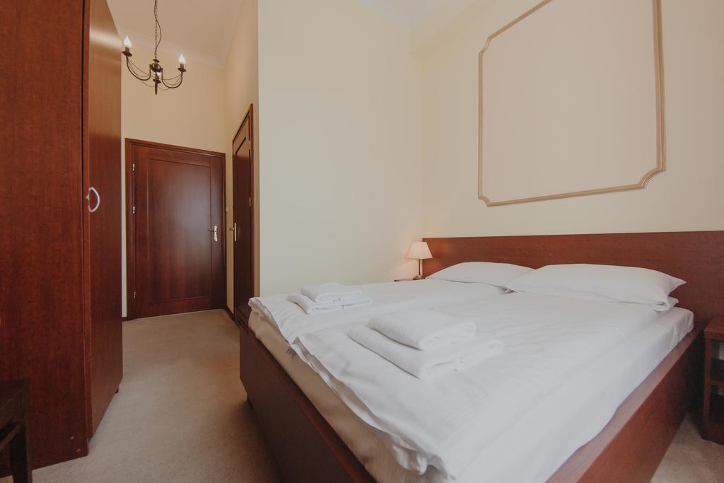 Hotel Cesarski - Kaiserhof Гижицко Экстерьер фото
