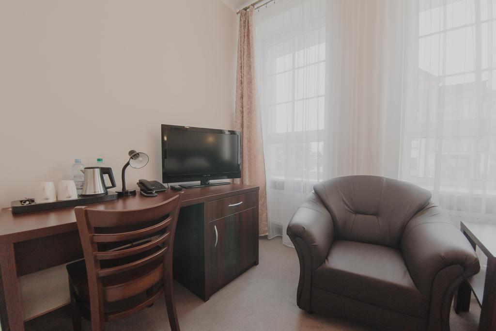 Hotel Cesarski - Kaiserhof Гижицко Экстерьер фото