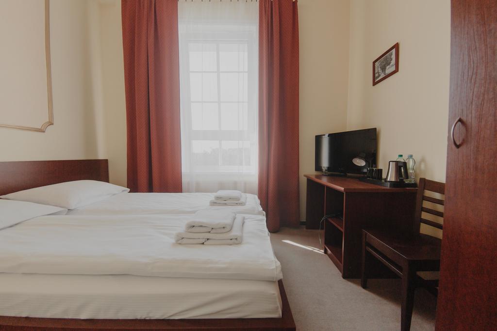Hotel Cesarski - Kaiserhof Гижицко Экстерьер фото