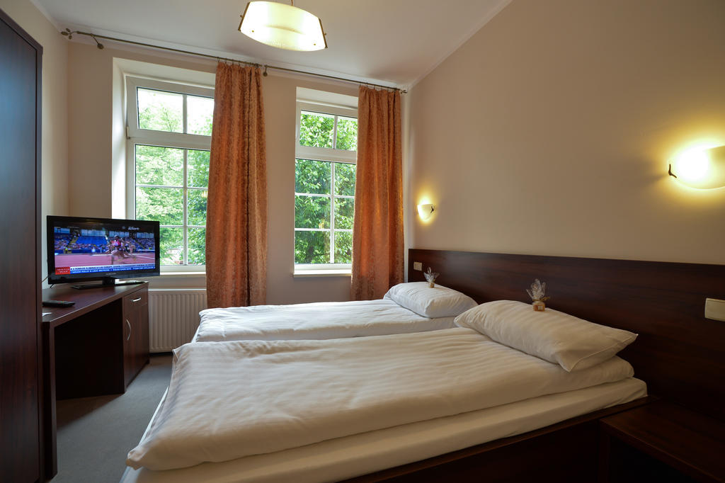 Hotel Cesarski - Kaiserhof Гижицко Номер фото